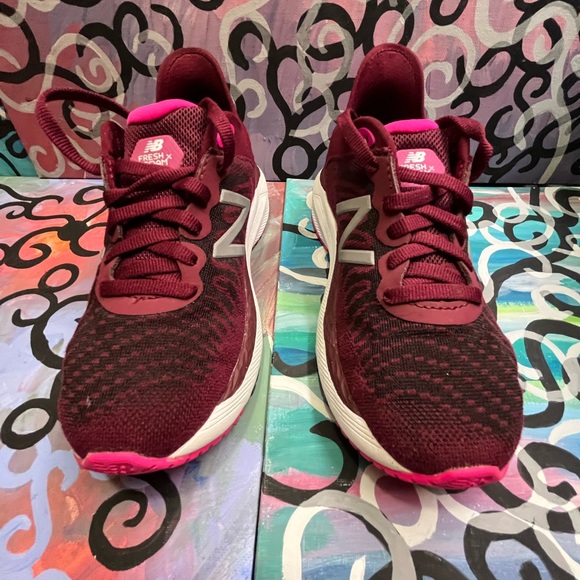 New Balance Fresh Foam - Picture 3 of 9